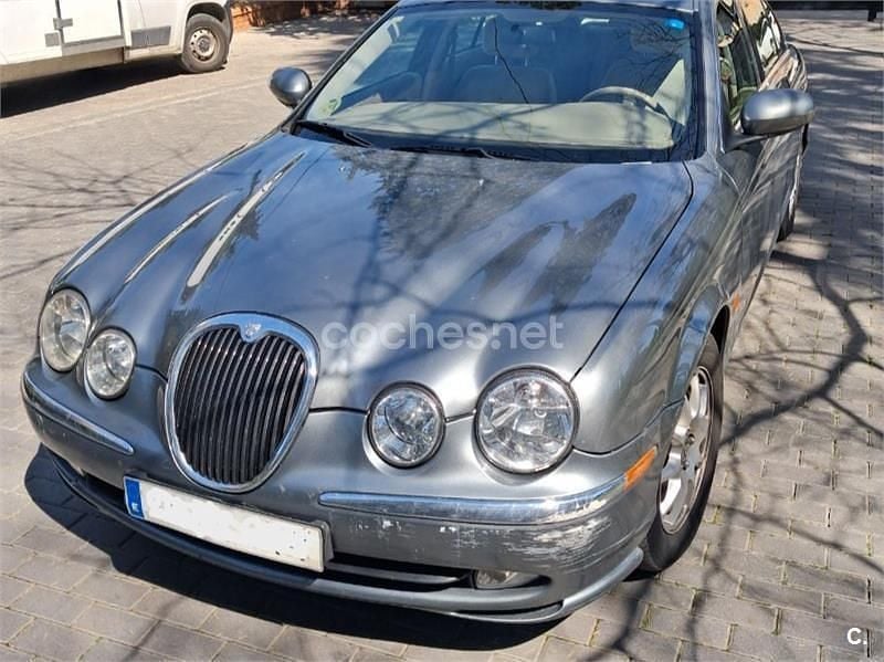 Usado Jaguar S-Type Classic 200 CV (147 kW) 2004 Gris / plata Berlina