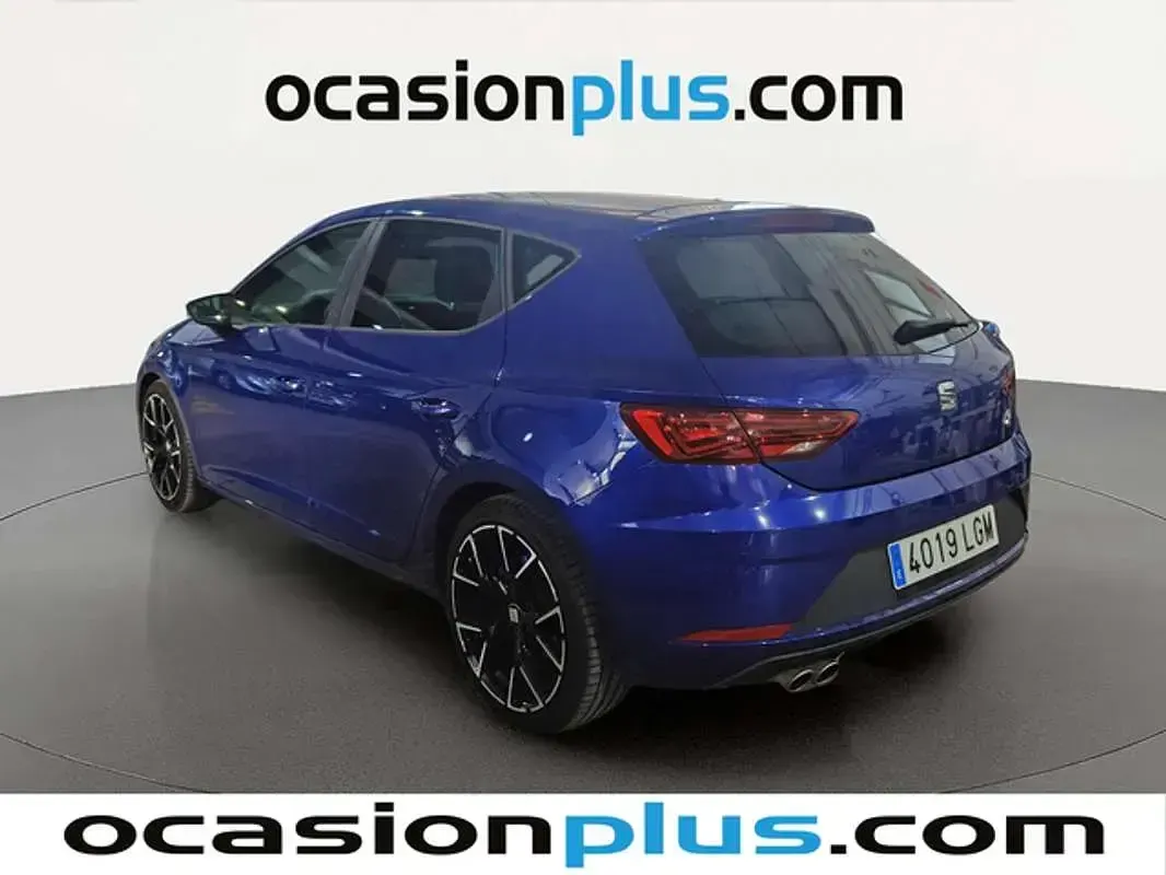 Usado Seat Leon FR 150 CV (110 kW) 2020 Azul Utilitario