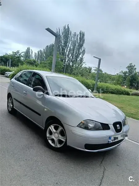 Usado Seat Ibiza Sport 64 CV (47 kW) 2004 Gris / plata Utilitario