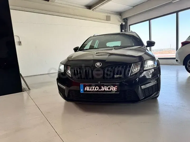 Usado Skoda Octavia RS 184 CV (135 kW) 2019 Negro Familiar