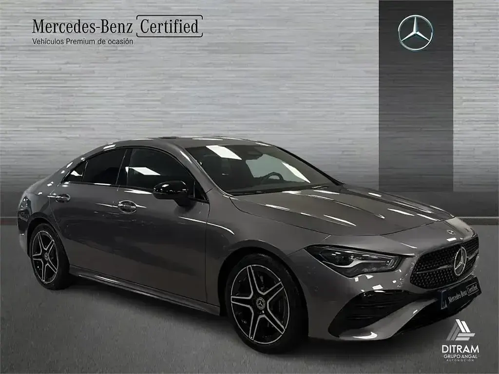 Usado Mercedes CLA200 163 CV (119 kW) 2025 Gris Berlina