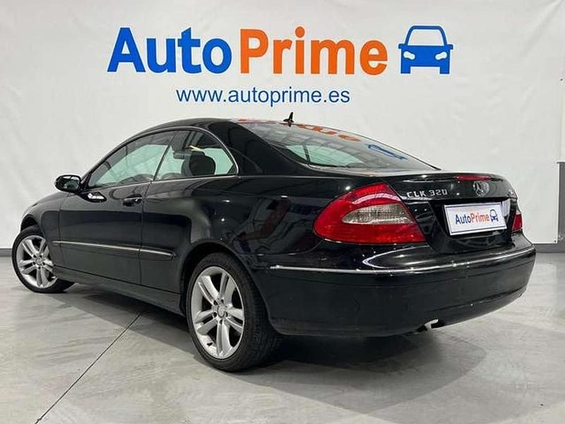 Usado Mercedes CLK320 Avantgarde 224 CV (164 kW) 2008 Negro Coupe
