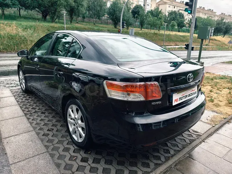 Usado Toyota Avensis Advance 126 CV (92 kW) 2009 Negro Berlina