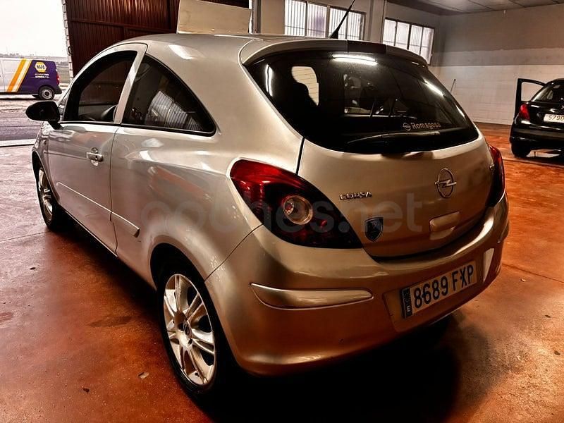 Usado Opel Corsa Enjoy 90 CV (66 kW) 2007 Gris / plata Utilitario