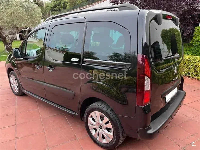 Usado Citroën Berlingo XTR 92 CV (67 kW) 2015 Negro Monovolumen