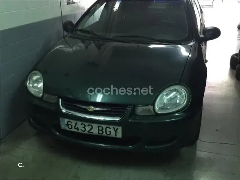 Usado Chrysler Neon 133 CV (97 kW) 2001 Verde Berlina