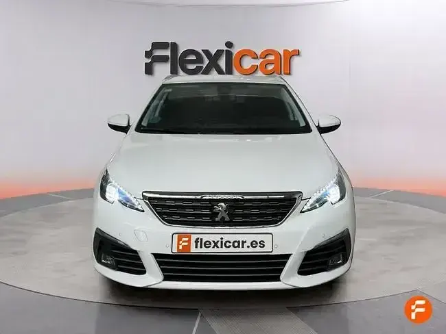 Usado Peugeot 308 SW Allure 130 CV (95 kW) 2018 Blanco Familiar
