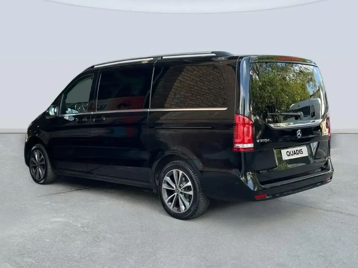Usado Mercedes V300 Avantgarde 239 CV (175 kW) 2022 Negro Monovolumen
