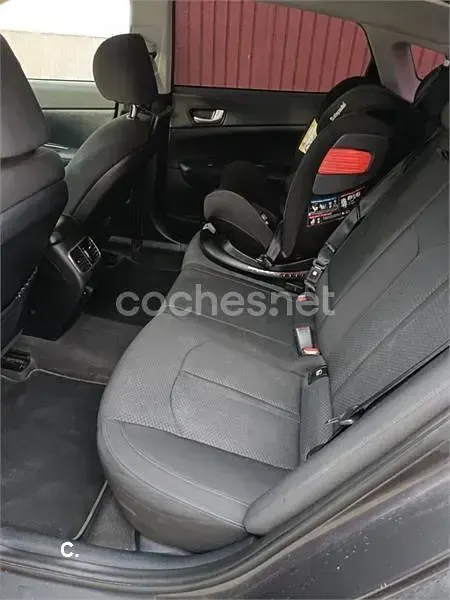 Usado Kia Optima 141 CV (103 kW) 2017 Gris / plata Berlina