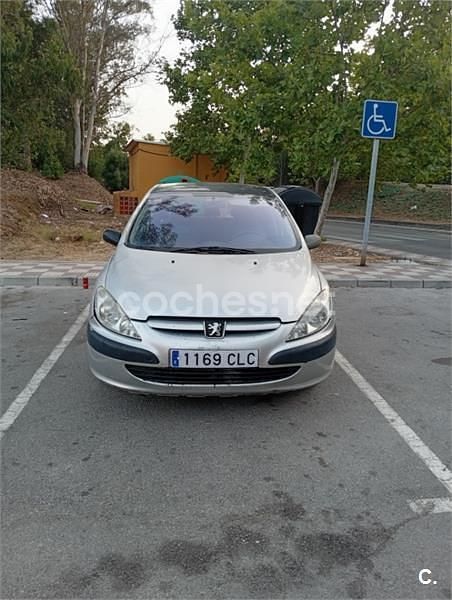 Usado Peugeot 307 90 CV (66 kW) 2003 Gris / plata Berlina