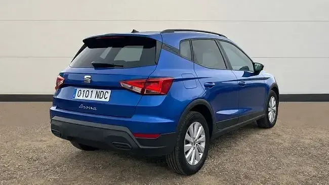 Usado Seat Arona Style 115 CV (84 kW) 2025 Gris SUV