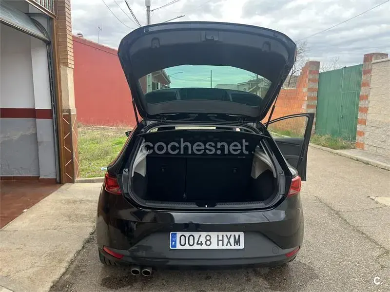 Usado Seat Leon FR 184 CV (135 kW) 2014 Negro Berlina