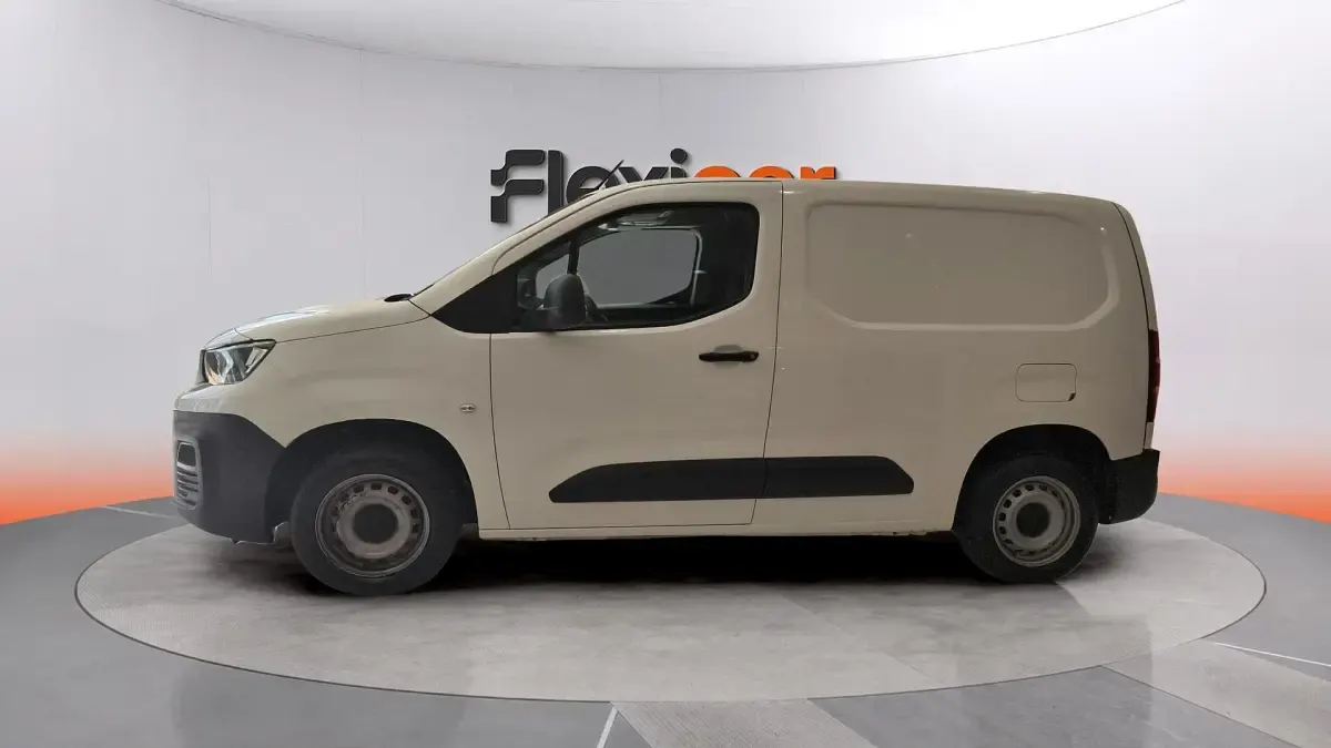 Usado Peugeot Partner 102 CV (75 kW) 2022 Blanco Monovolumen