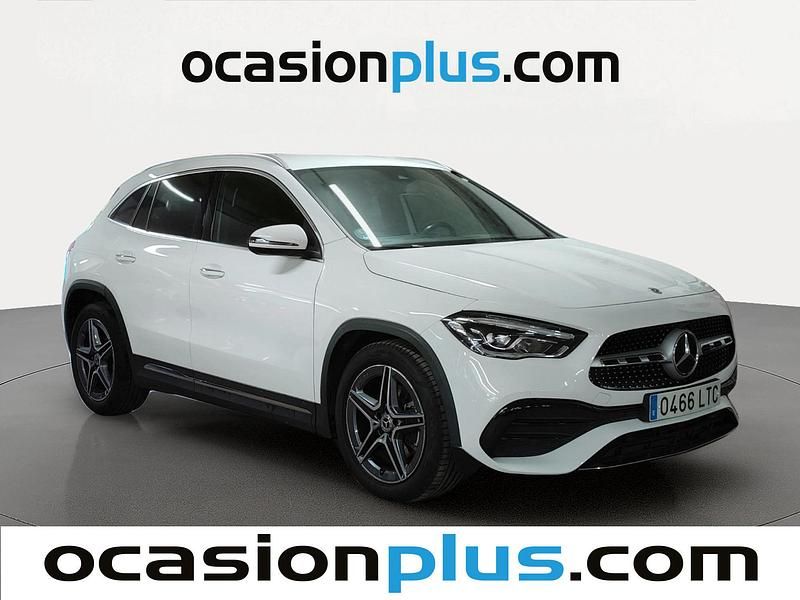 Usado Mercedes GLA200 150 CV (110 kW) 2021 Blanco SUV