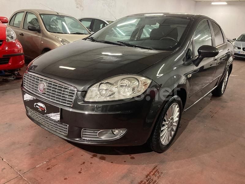 Verde Usado 2012 Fiat Linea Active Berlina | 4300 € - Imagen 1/4