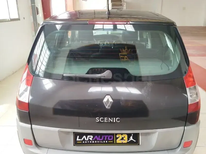 Usado Renault Scénic II Dynamique 120 CV (88 kW) 2005 Negro Monovolumen