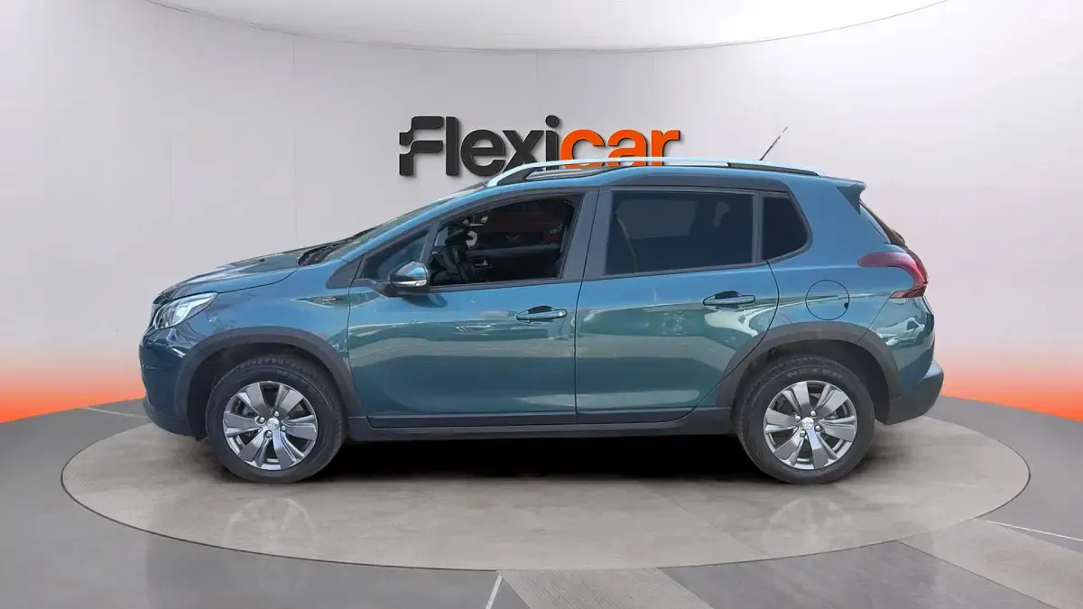 Usado Peugeot 2008 Allure 131 CV (96 kW) 2019 Azul SUV