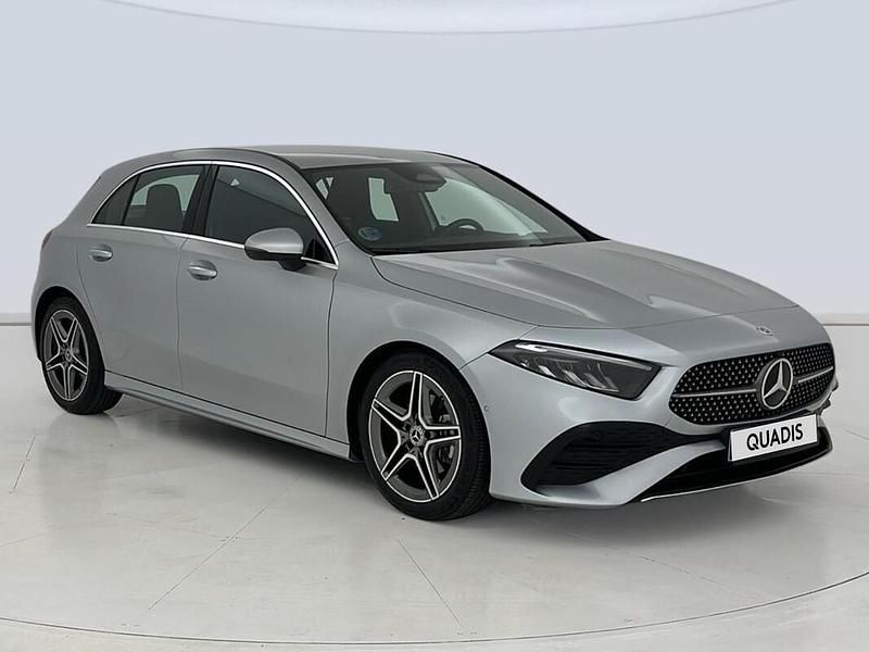 Usado Mercedes A180 136 CV (100 kW) 2025 Gris plata