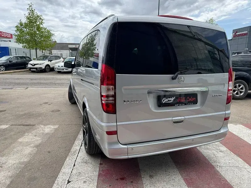 Usado Mercedes Viano Edition 224 CV (164 kW) 2012 Gris / plata Monovolumen