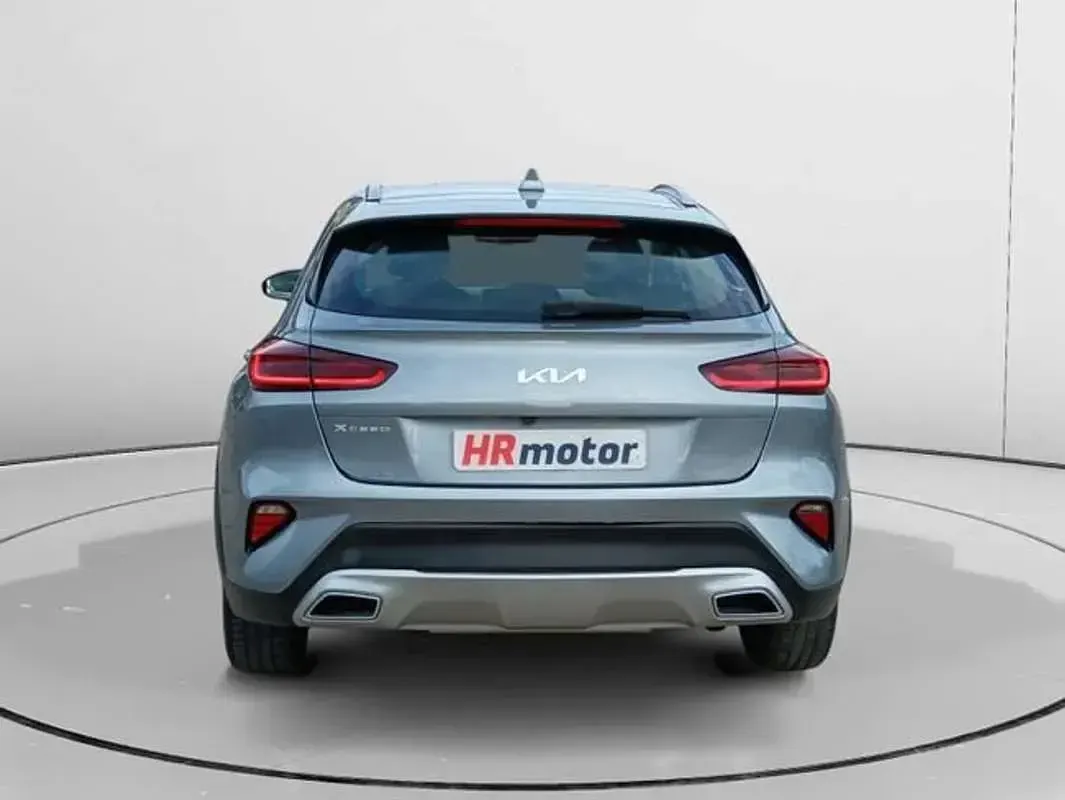 Usado Kia XCeed Active 143 CV (105 kW) 2022 Gris SUV