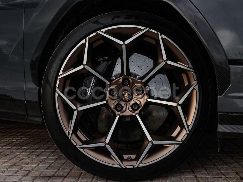 Usado Lamborghini Urus 666 CV (489 kW) 2024 Gris / plata SUV