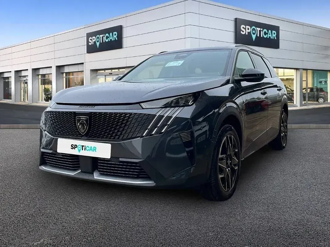 Używany Peugeot 5008 Allure 136 KM (100 kW) 2025 Szary SUV