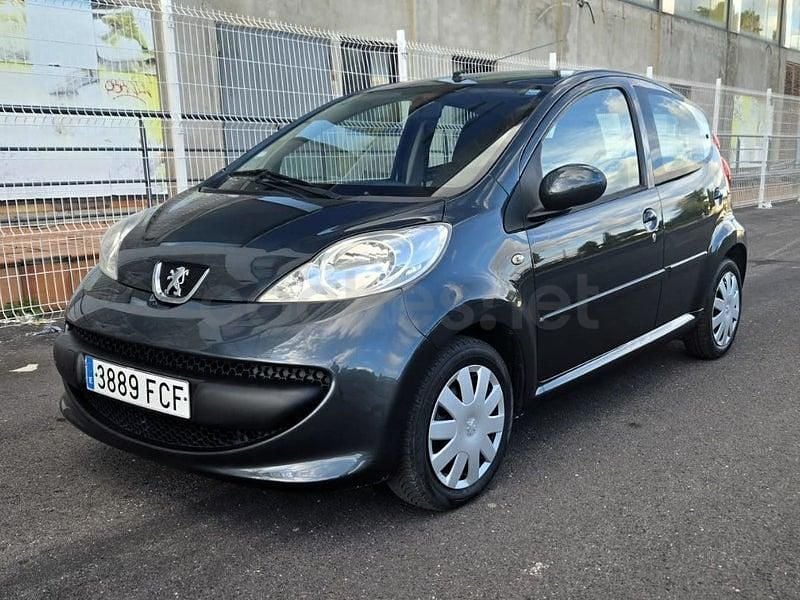 Usado Peugeot 107 68 CV (50 kW) 2006 Negro Utilitario