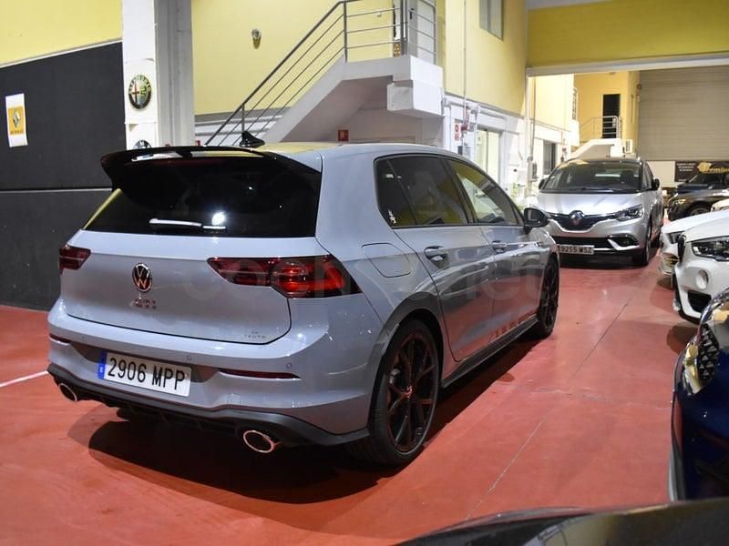 Usado VW Golf VIII GTI Clubsport 301 CV (221 kW) 2024 Gris / plata Berlina