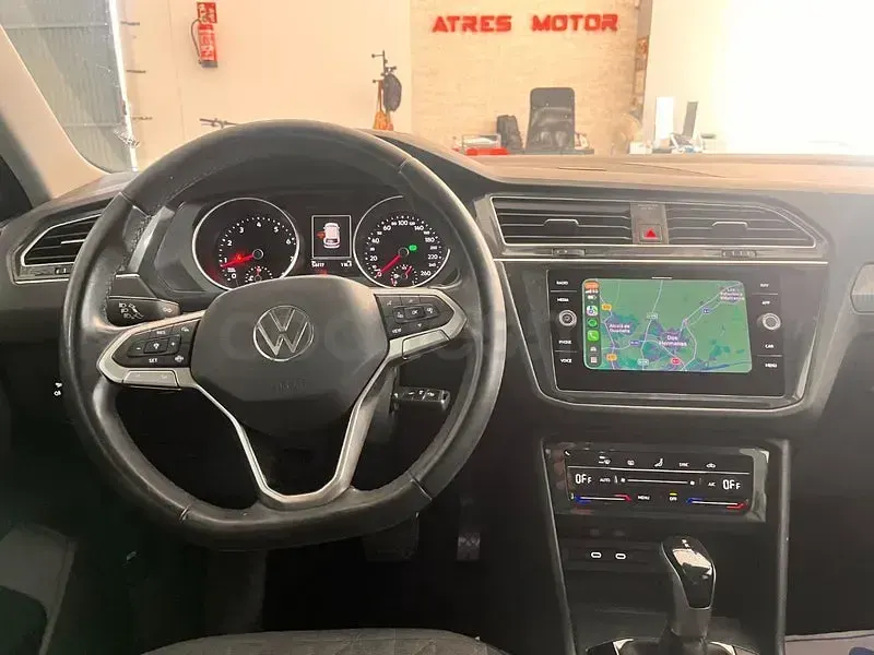 Usado VW Tiguan Life 150 CV (110 kW) 2021 Gris / plata SUV