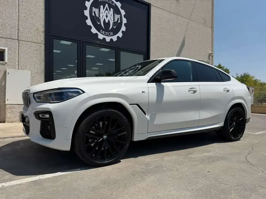 Usado BMW X6 Comfort Edition 333 CV (244 kW) 2021 Blanco SUV