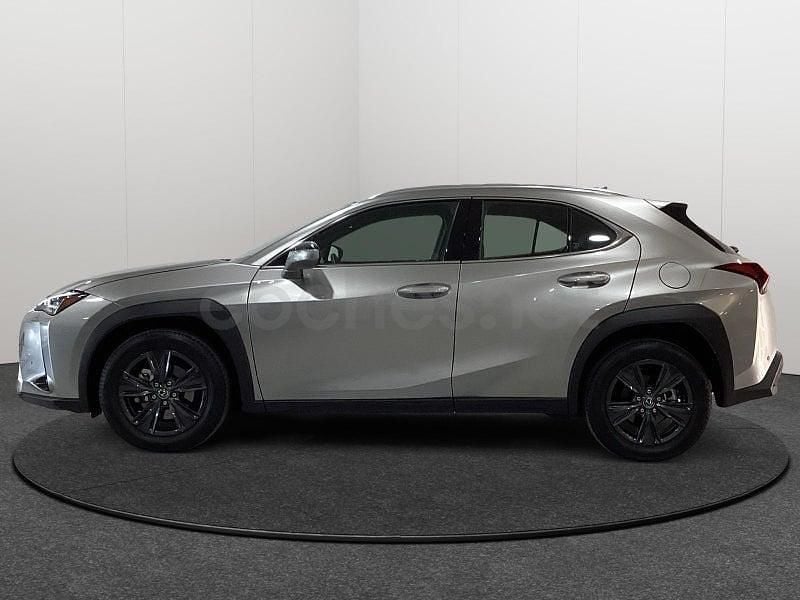 Usado Lexus UX 199 CV (146 kW) 2025 Gris / plata SUV