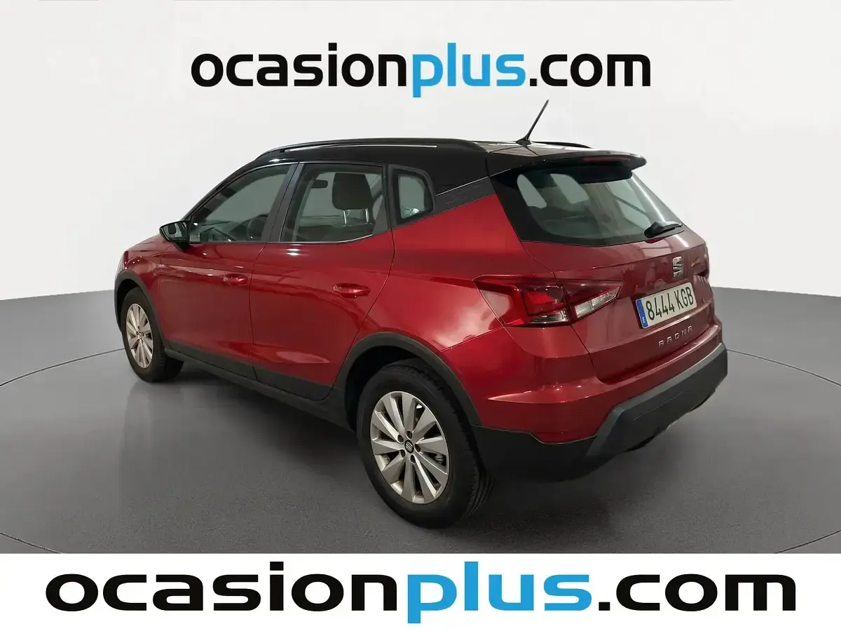 Usado Seat Arona Ecomotive 115 CV (84 kW) 2017 Rojo SUV
