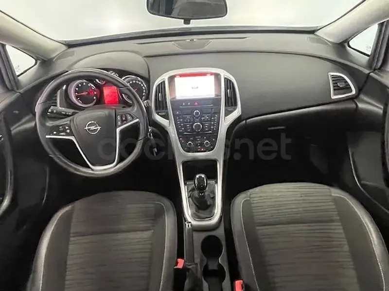 Usado Opel Astra Selective 140 CV (102 kW) 2015 Blanco Berlina