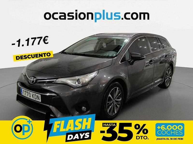 Usado Toyota Avensis Advance 143 CV (105 kW) 2017 Gris Familiar