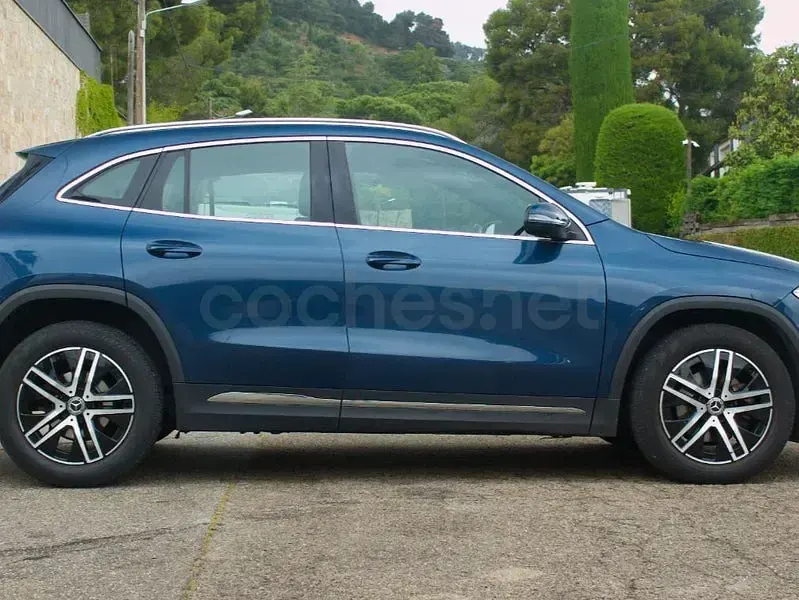 Usado Mercedes GLA200 163 CV (119 kW) 2020 Azul SUV