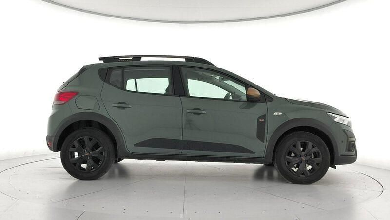 Usado Dacia Sandero Extreme 100 CV (73 kW) 2025 Verde Berlina