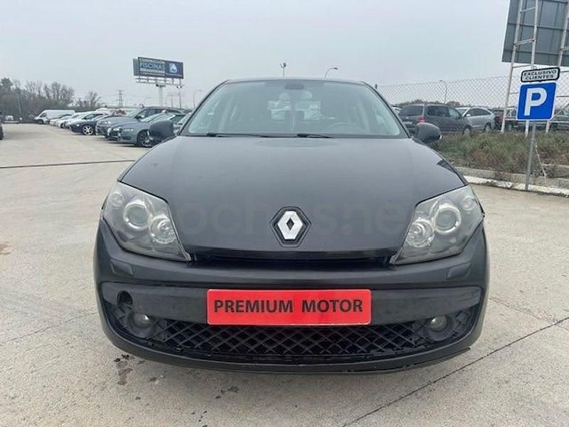 Usado Renault Laguna III 130 CV (95 kW) 2010 Negro Berlina