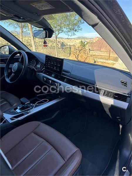 Usado Audi A4 Advanced Plus 136 CV (100 kW) 2019 Gris / plata Familiar