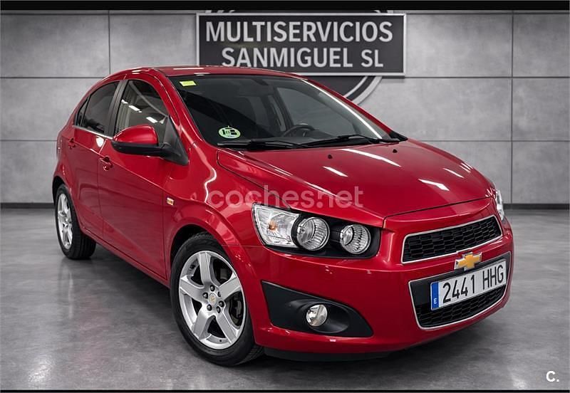 Usado Chevrolet Aveo LTZ 95 CV (69 kW) 2011 Rojo Berlina