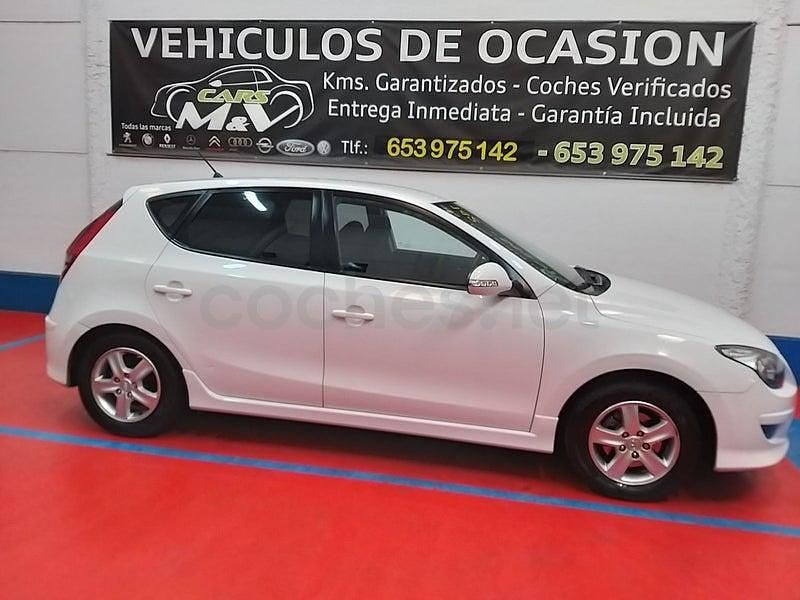 Usado Hyundai i30 Comfort 109 CV (80 kW) 2012 Blanco Berlina
