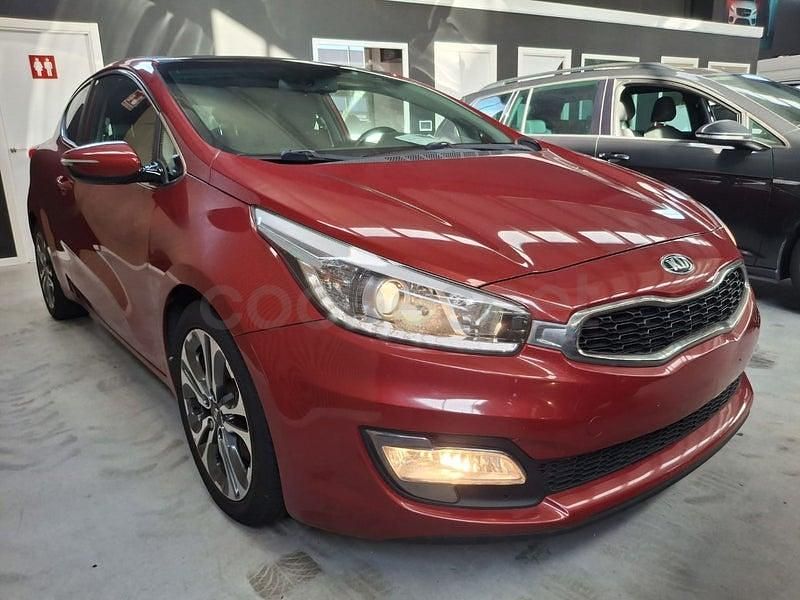 Usado Kia ProCeed 128 CV (94 kW) 2015 Granate Utilitario