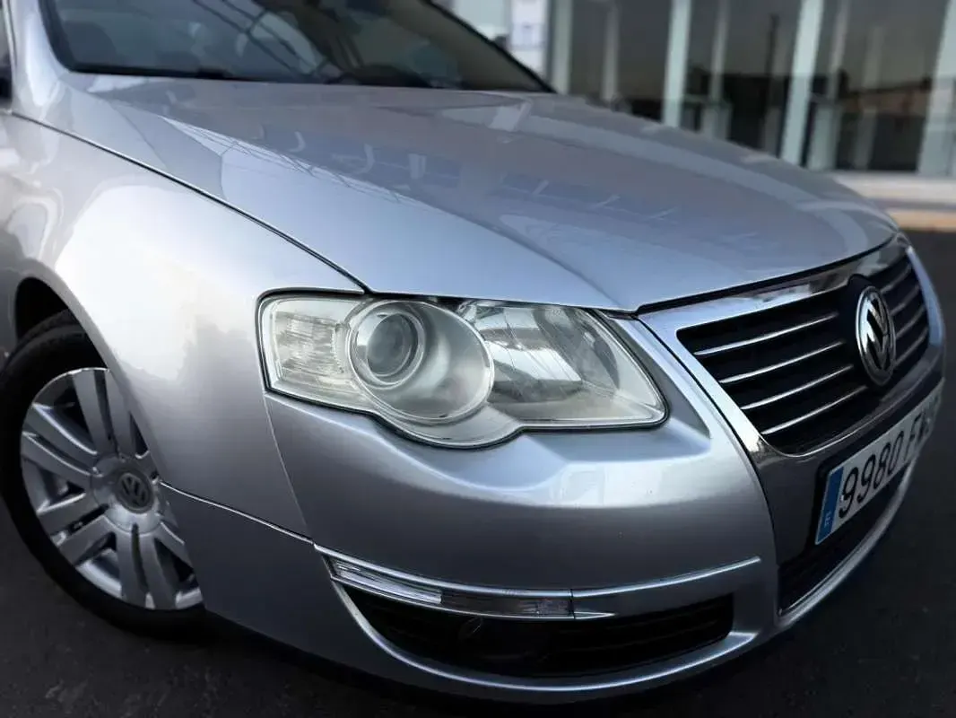Usado VW Passat Advance 140 CV (102 kW) 2007 Gris Berlina