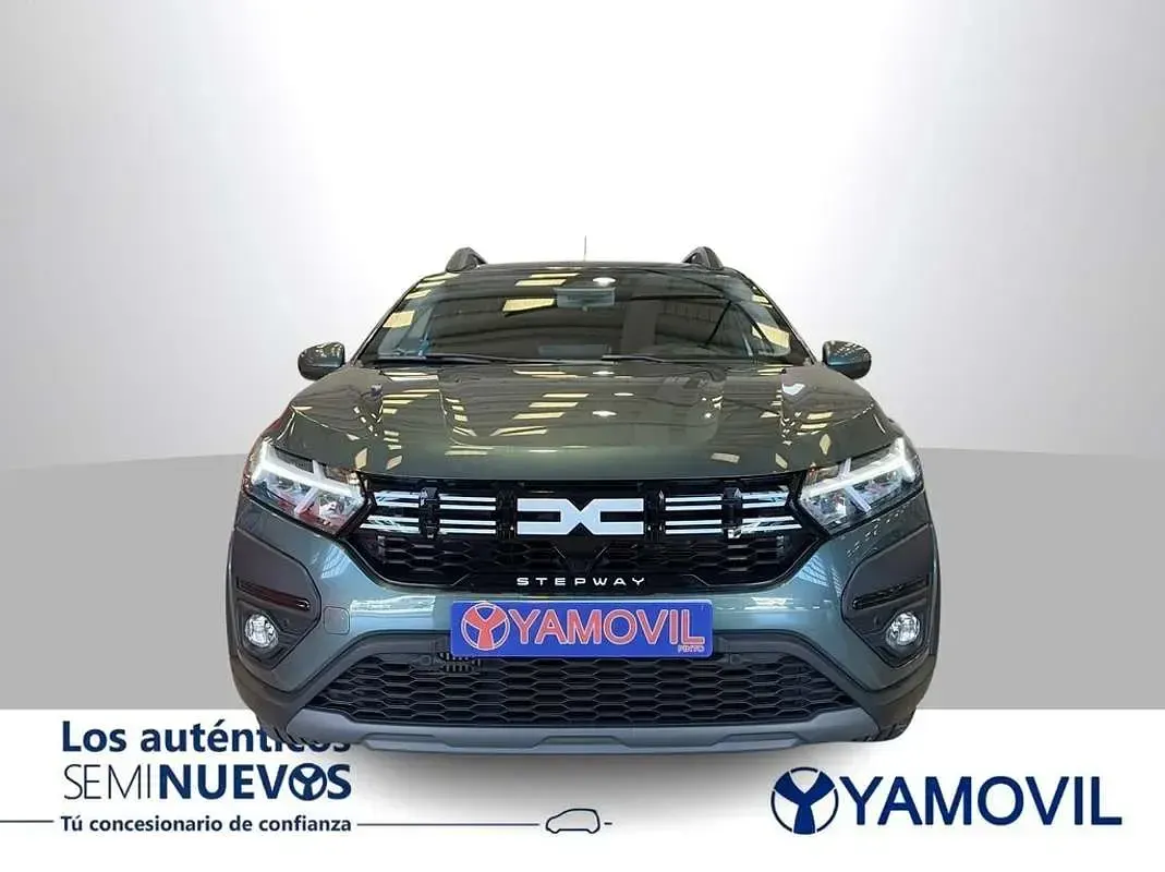 Usado Dacia Sandero Expression 101 CV (74 kW) 2025 Verde Utilitario