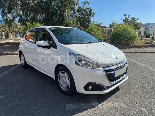 Blanco Usado 2018 Peugeot 208 Active Utilitario | 7700 € (Buen precio) - Imagen 1/4