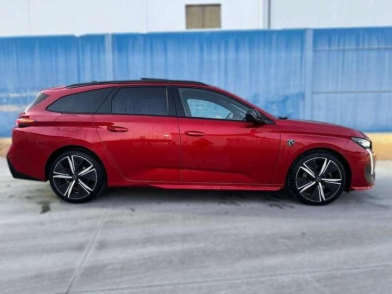 Usado Peugeot 308 SW GT 131 CV (96 kW) 2022 Rojo Familiar