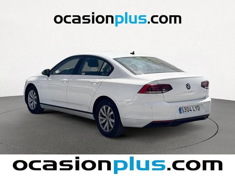 Usado VW Passat Business 122 CV (89 kW) 2022 Blanco Berlina