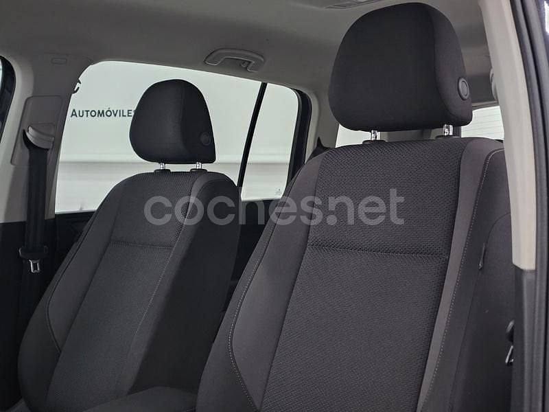 Usado VW Touran Edition 116 CV (85 kW) 2019 Negro Monovolumen