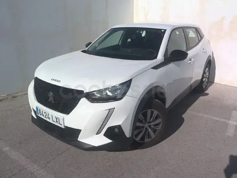Usado Peugeot 2008 Active 110 CV (80 kW) 2022 Blanco SUV