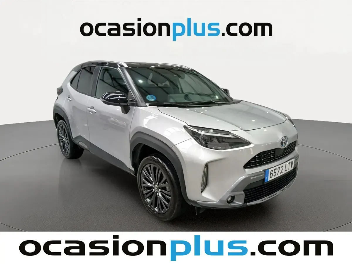 Usado Toyota Yaris Hybrid 116 CV (85 kW) 2021 Gris plata SUV