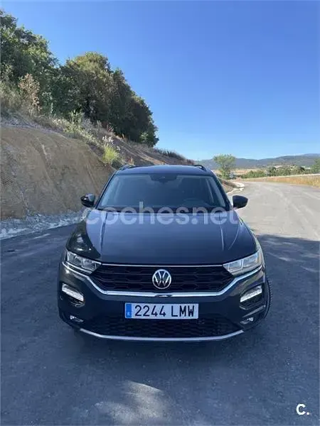 Usado VW T-Roc Advance 110 CV (80 kW) 2021 Gris / plata SUV